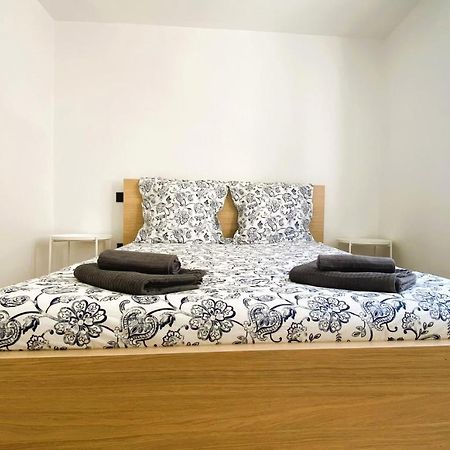 אנטיב Marie Antoinette - Appartement 2 Chambres, Centre Ville, Terrasse, Moderne מראה חיצוני תמונה