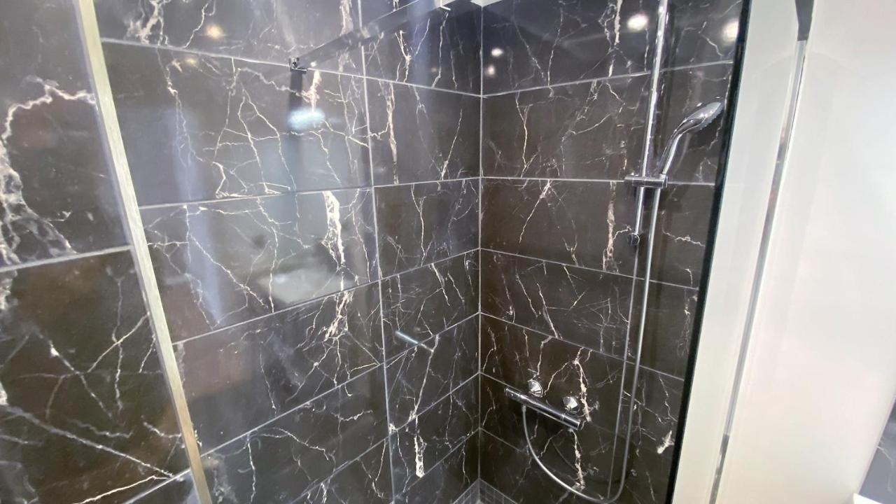 אנטיב Marie Antoinette - Appartement 2 Chambres, Centre Ville, Terrasse, Moderne מראה חיצוני תמונה